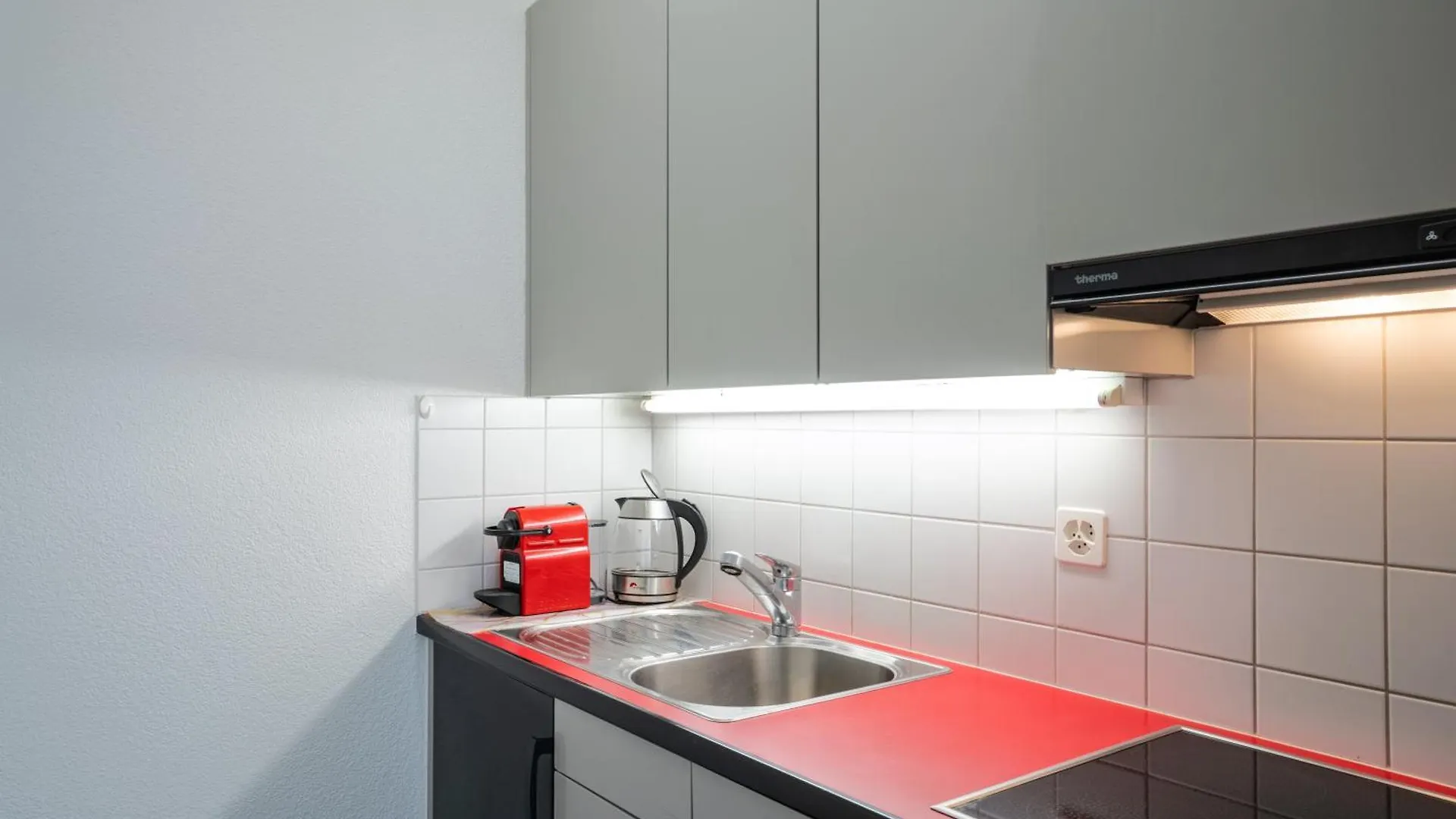 דירה בזל Bright Flat With Workspace Near Downton