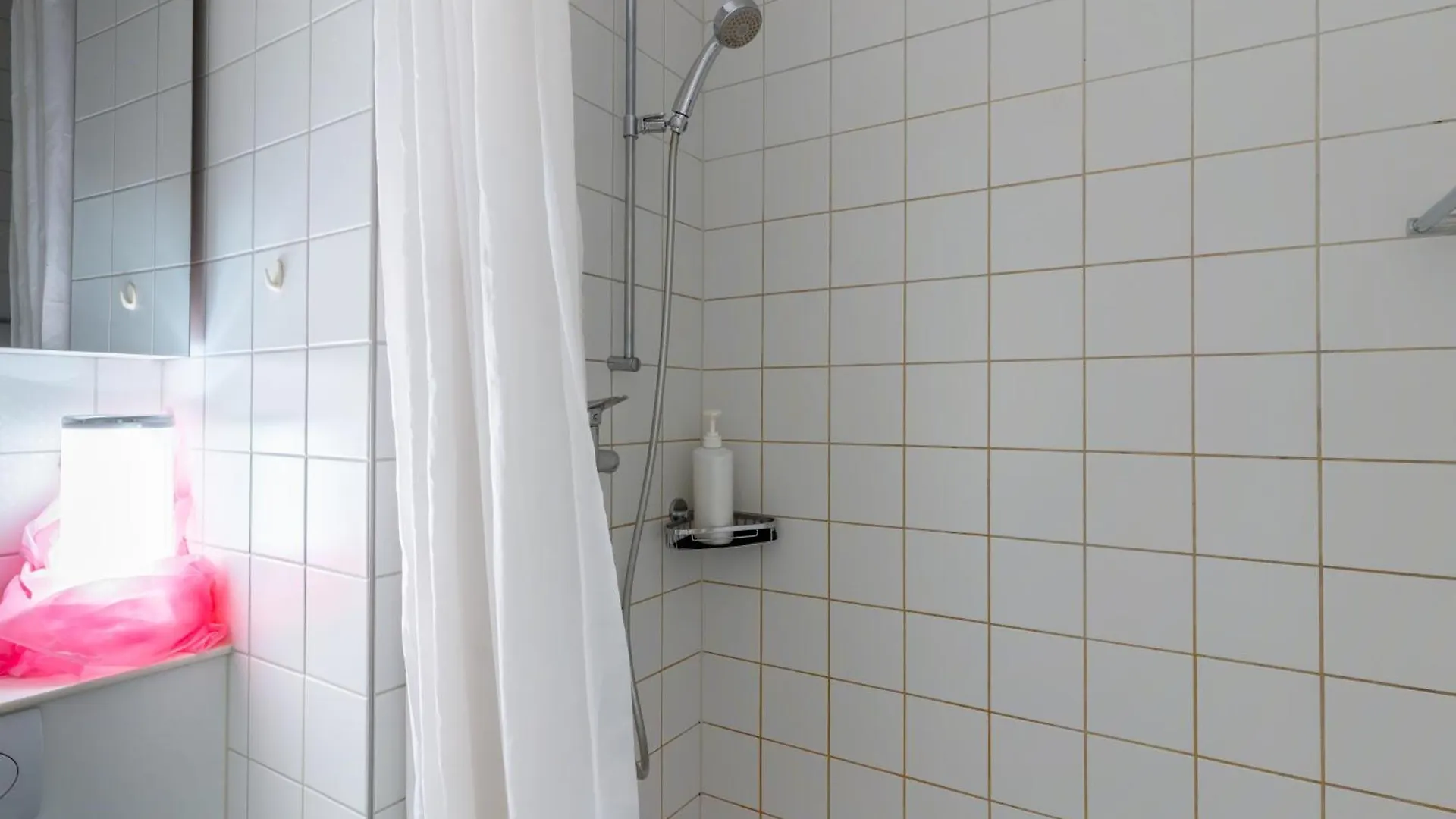דירה בזל Bright Flat With Workspace Near Downton